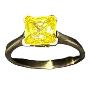 Sterling Silver I Cubic Zirconia I Yellow Stone Ring